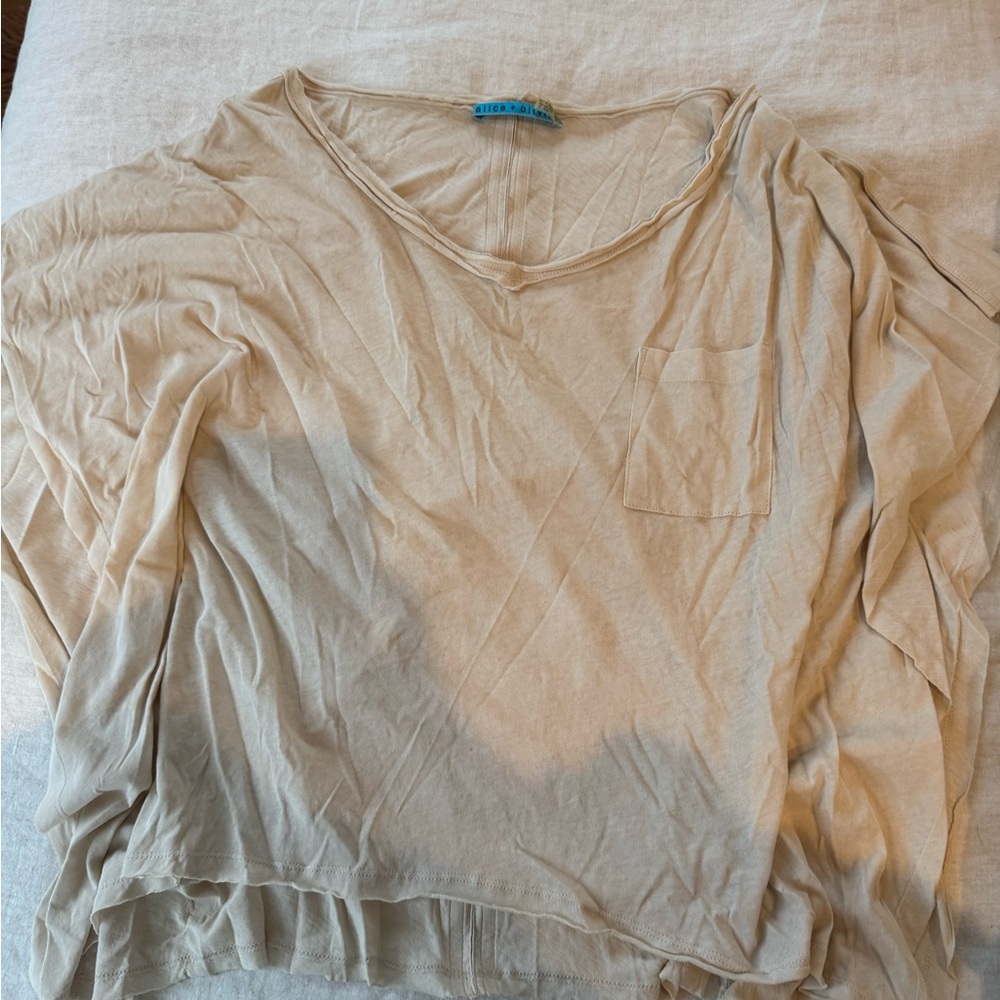 Alice + Olivia Beige V-Neck Short Sleeve Top